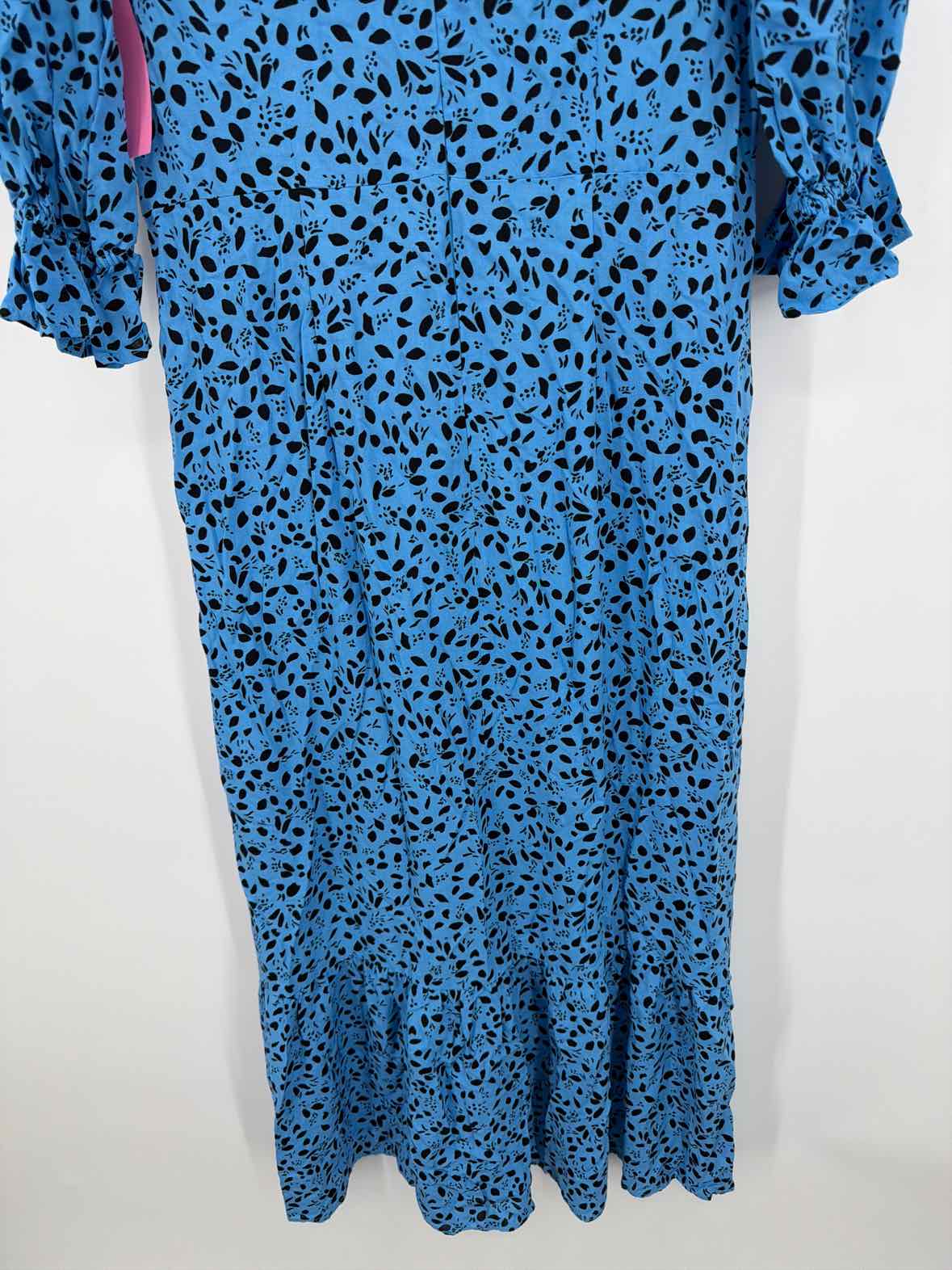 Pre-Owned Nobody's Child Blue Size 8 Long Long Sleeve Dress | True Fashionistas.