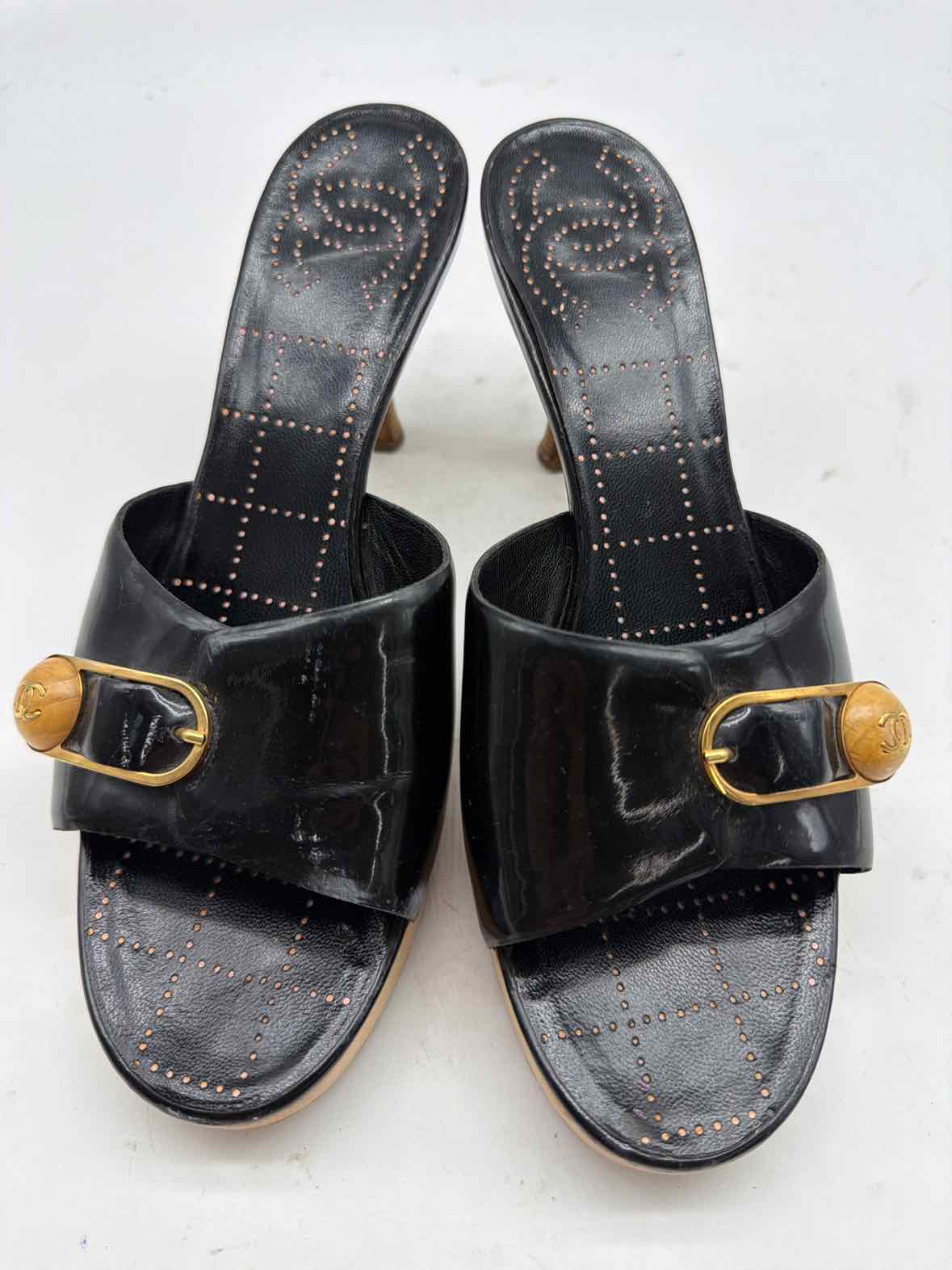 Pre-Owned Chanel Black Size 8.5 Mule Heels | True Fashionistas.