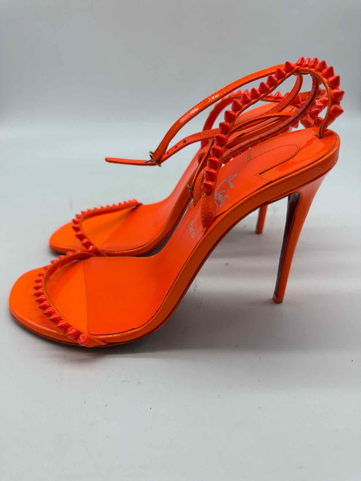 Pre-Owned Christian Louboutin Orange Size 37 Stiletto Heels | True Fashionistas.
