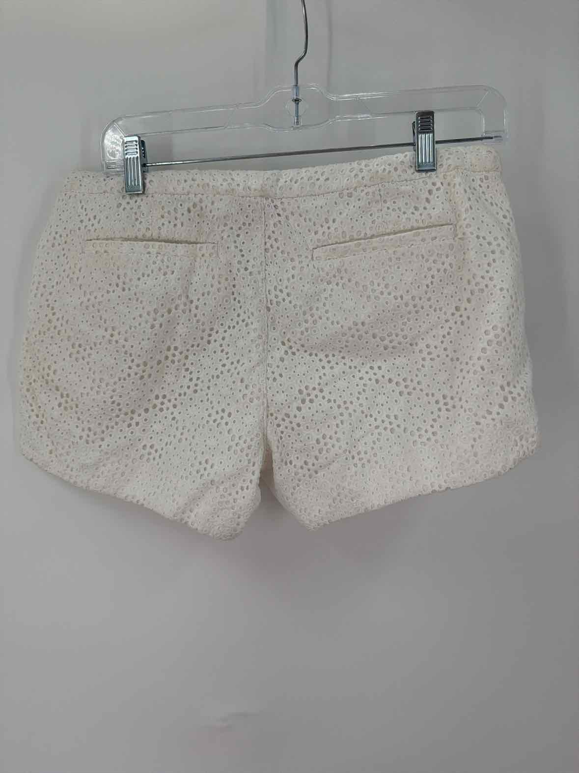 Pre-Owned Lilly Pulitzer White Size 4 Printed Shorts | True Fashionistas.
