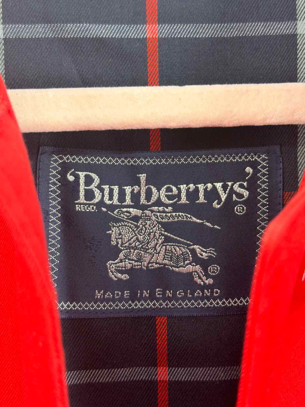 Pre-Owned Burberry's Red Size 10 Trench Coat | True Fashionistas.