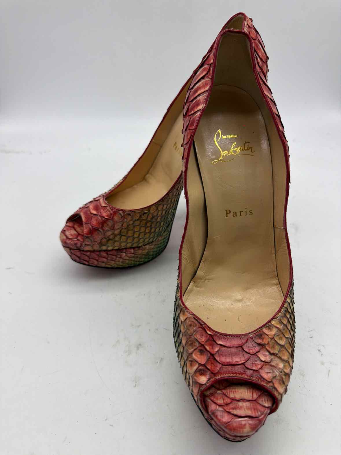 Pre-Owned Christian Louboutin Red Size 9.5 Stiletto Heels | True Fashionistas.