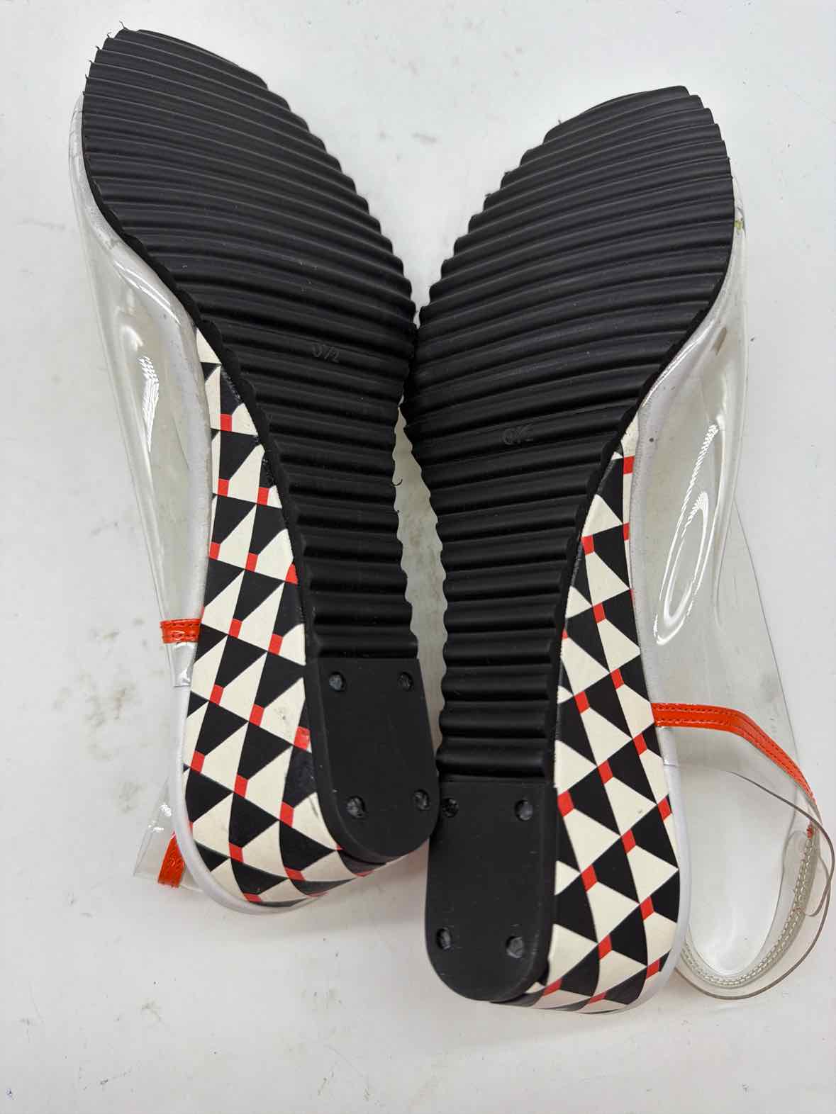 Pre-Owned Marilyn's by Botegga23 Clear Size 6.5 Slingback Heels | True Fashionistas.