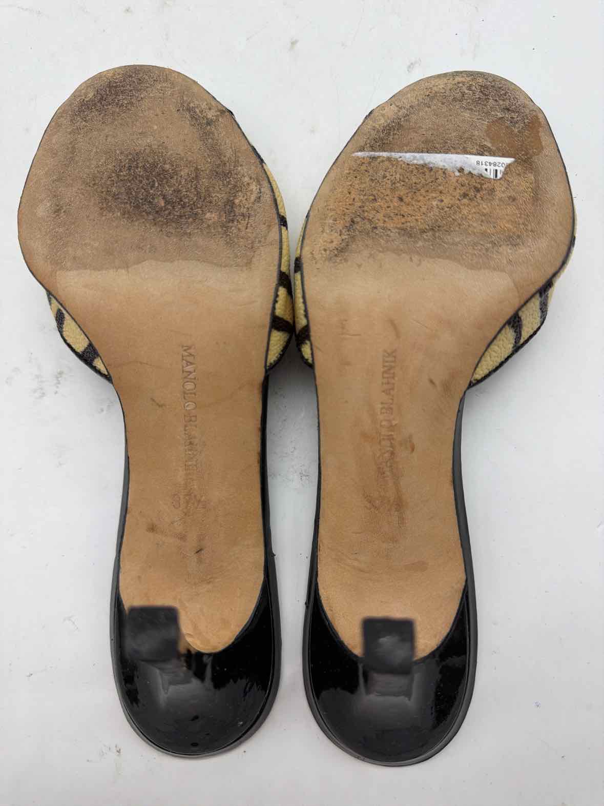 Pre-Owned Manolo Blahnik Black Size 37.5 Mule Heels | True Fashionistas.