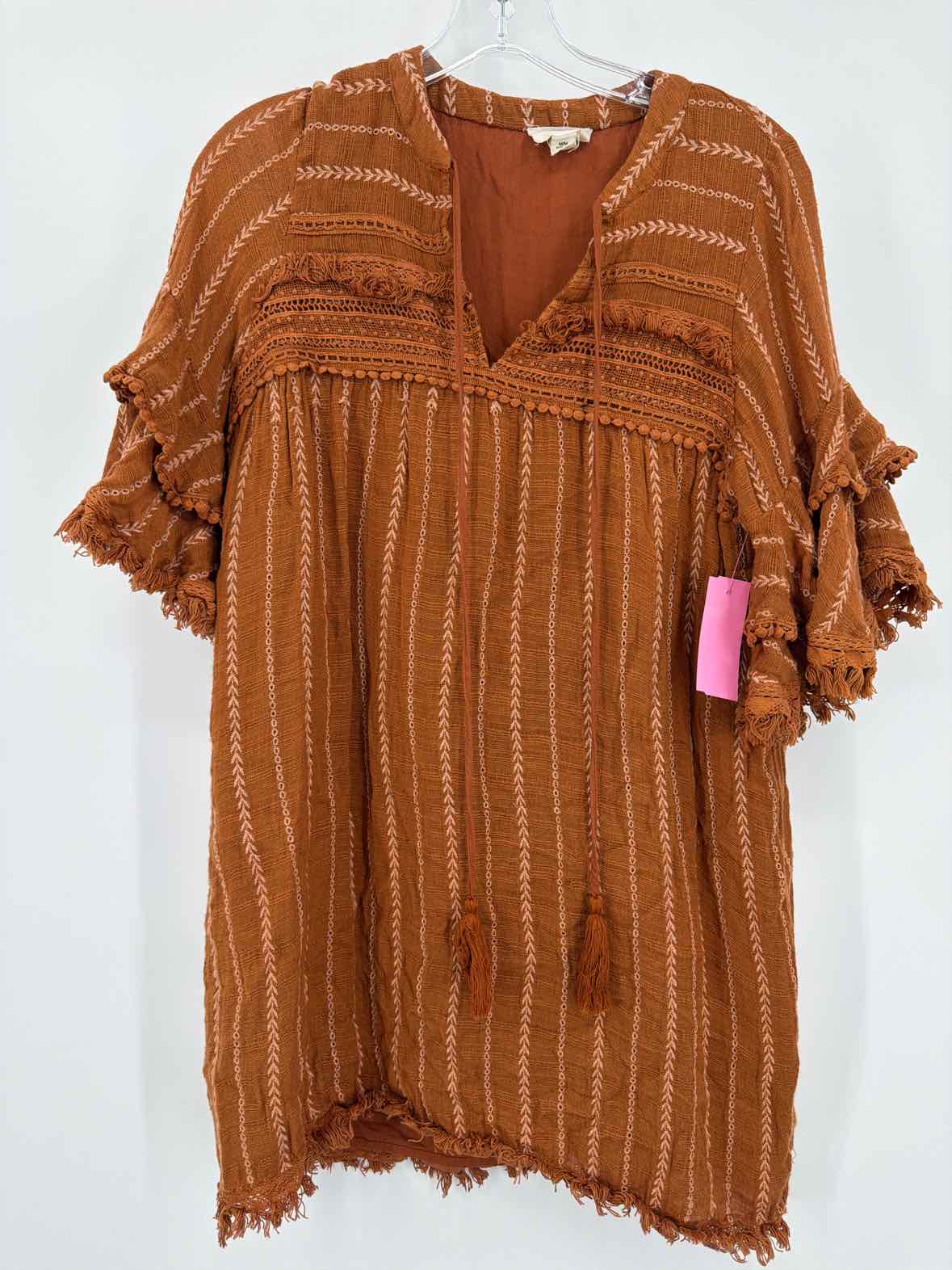 Pre-Owned Allison Tan Size Medium Short Short Sleeve Dress | True Fashionistas.