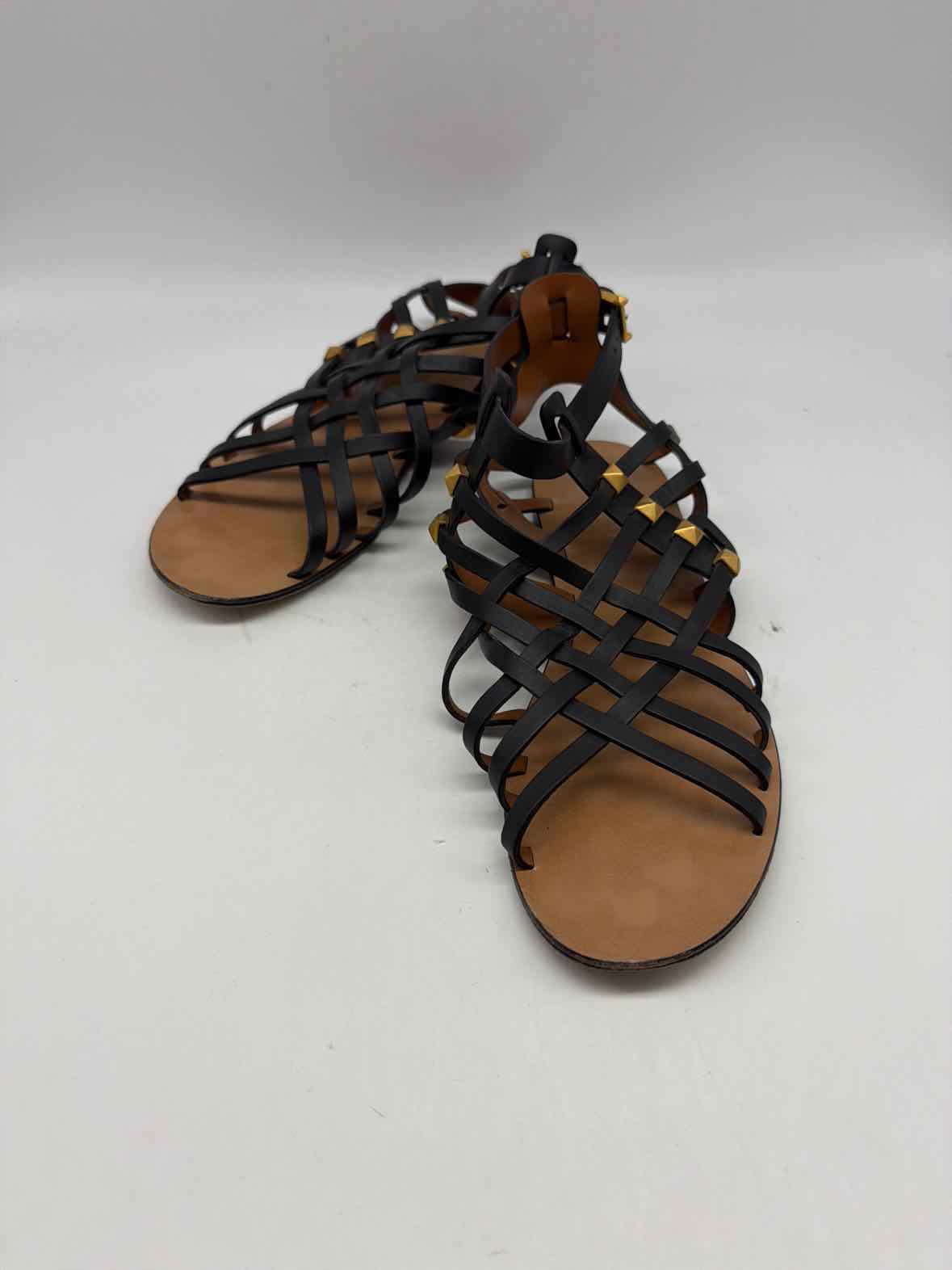 Pre-Owned Valentino Black Size 39 Rockstud Strappy Sandals | True Fashionistas.