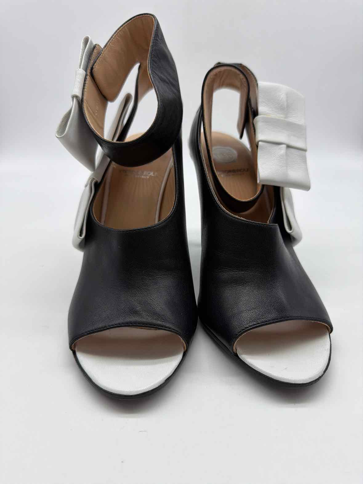 Pre-Owned Viktor & Rolf Black Size 37 Slingback Heels | True Fashionistas.