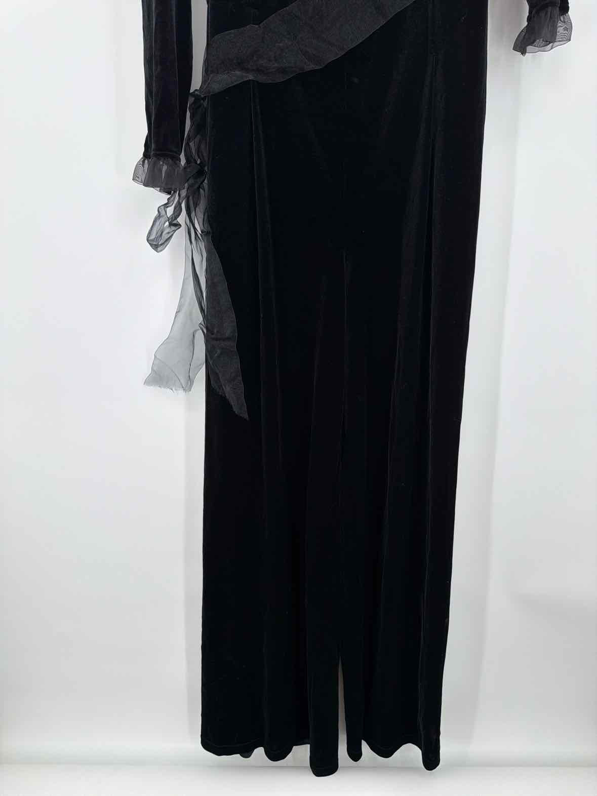 Pre-Owned Sara Campbell Black Size Large Velvet Long Sleeve Jumpsuit | True Fashionistas.