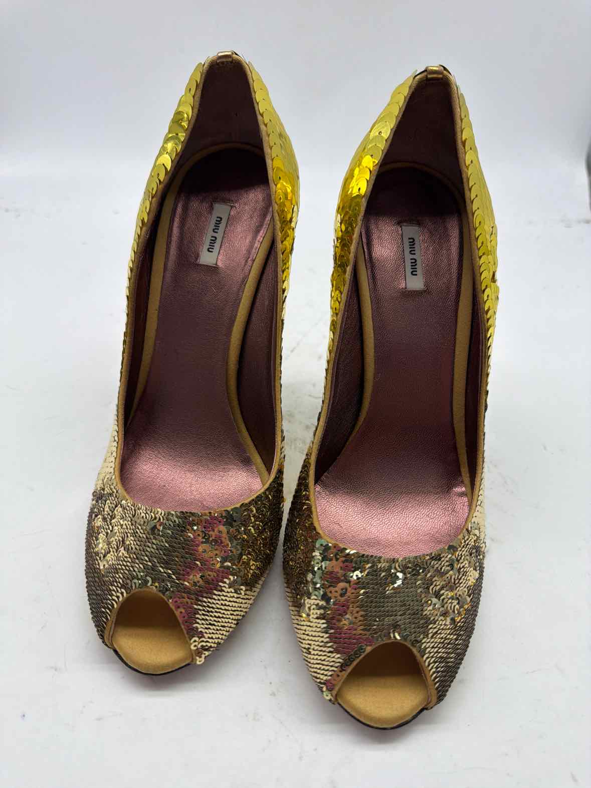 Pre-Owned Miu Miu Gold Size 8.5 Sequin Pump Heels | True Fashionistas.