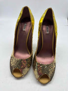 Pre-Owned Miu Miu Gold Size 8.5 Sequin Pump Heels | True Fashionistas.