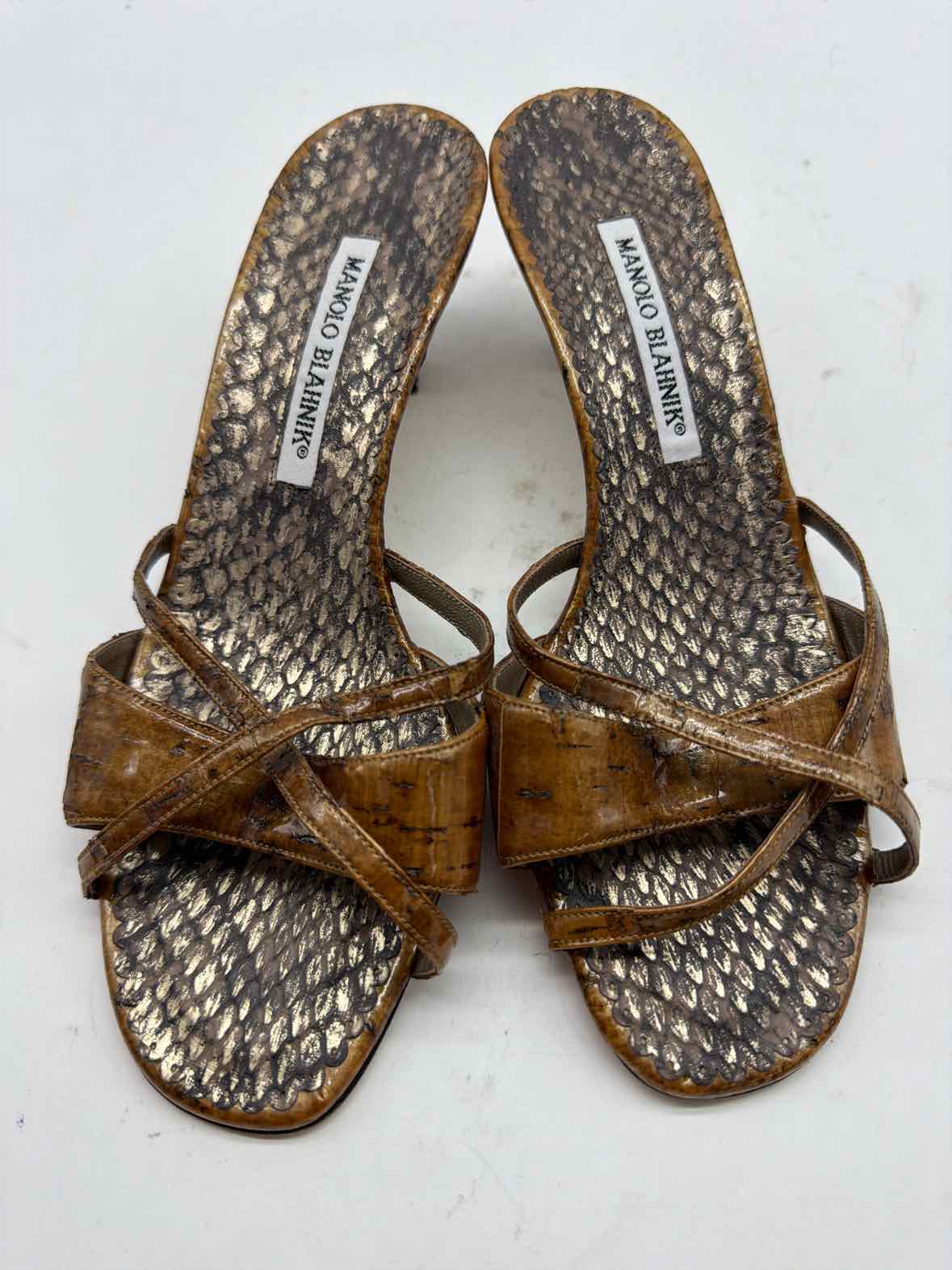 Pre-Owned Manolo Blahnik Brown Size 8.5 Mule Heels | True Fashionistas.