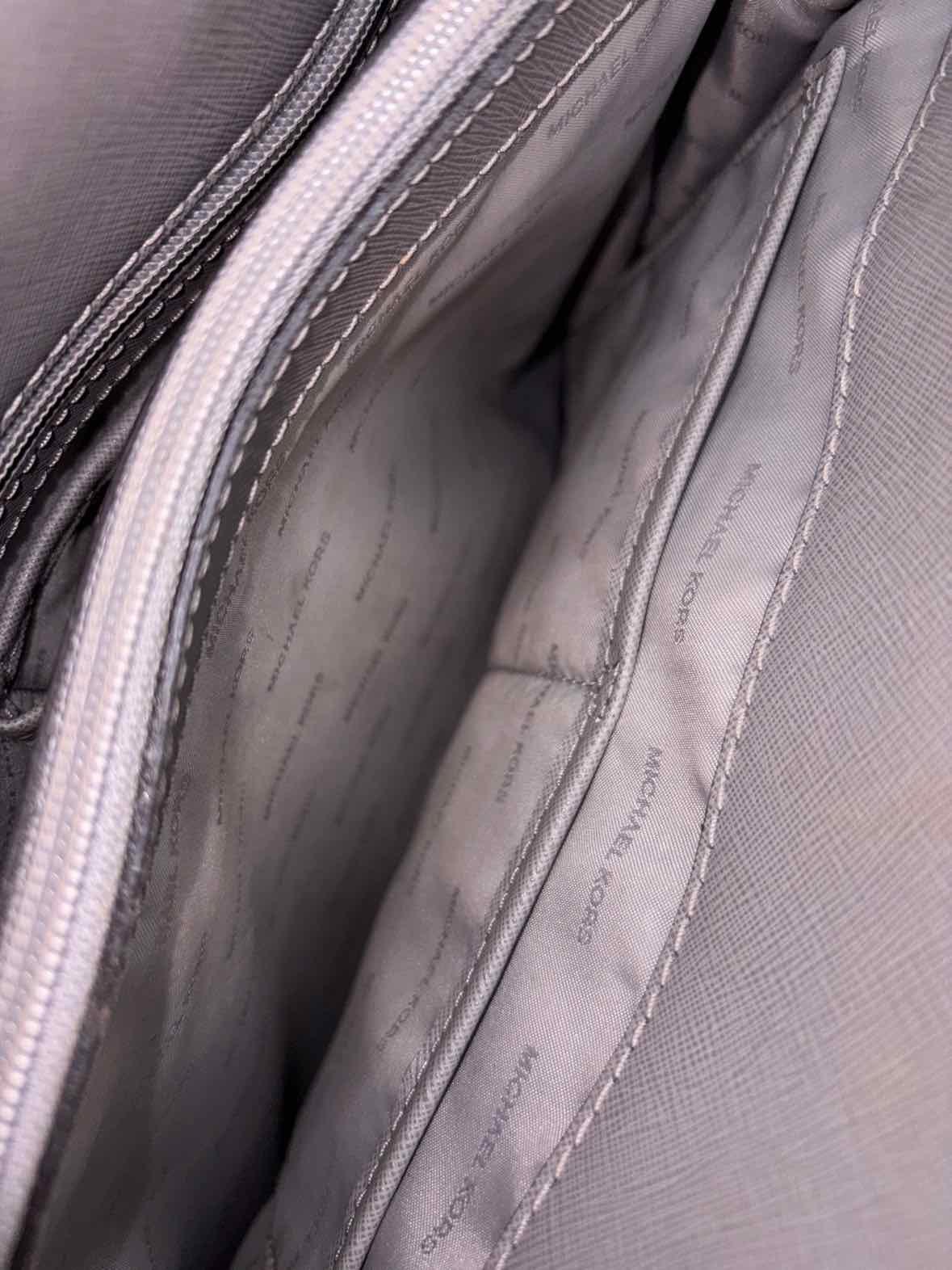 Pre-Owned MICHAEL Michael Kors Grey Shoulder Bag Shoulder Bag | True Fashionistas.