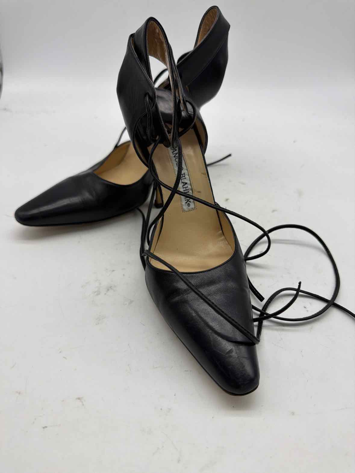 Pre-Owned Manolo Blahnik Black Size 35.5 Strappy Heels | True Fashionistas.