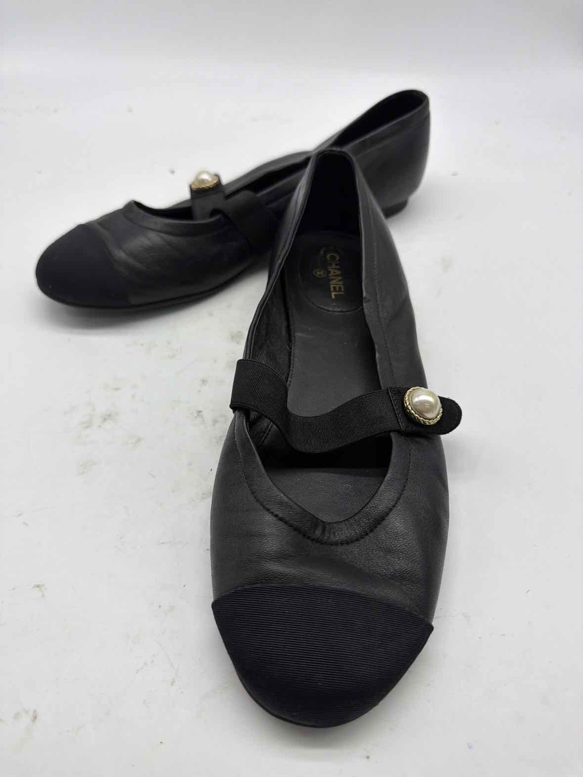 Pre-Owned Chanel Black Size 9.5 Mary Jane Flats | True Fashionistas.