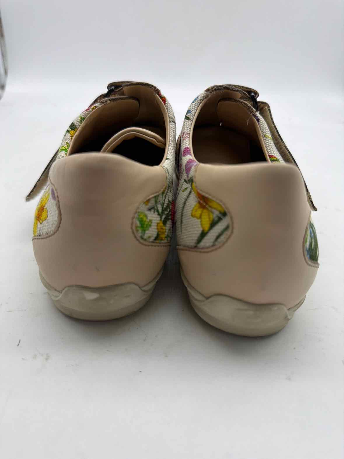 Pre-Owned Gucci Ivory Size 9 Fashion Sneaker Athletic Shoes | True Fashionistas.