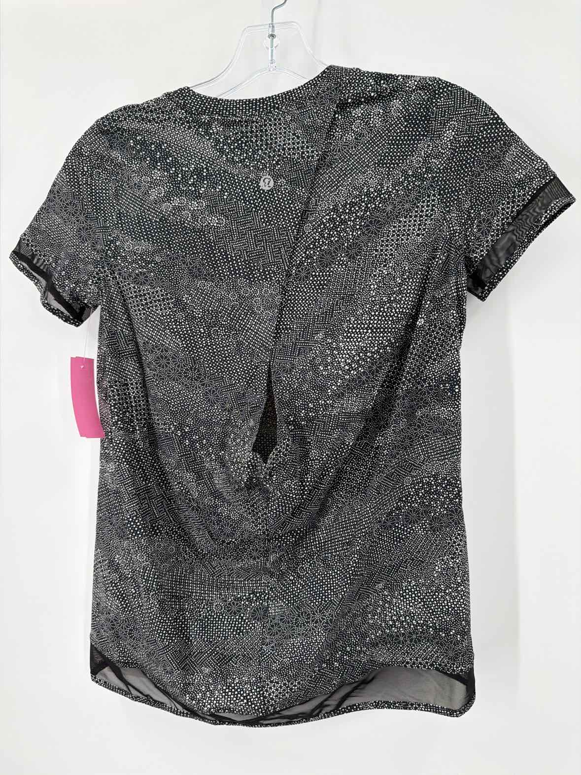 Pre-Owned Lululemon Black Size 2 Athletic Short Sleeve | True Fashionistas.
