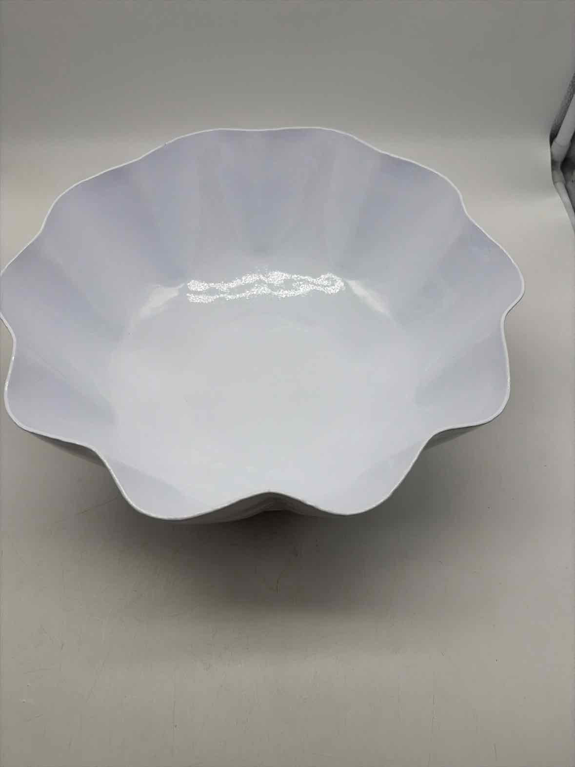 Mud Pie Set of 2 White and Tan Scalloped Bowl | True Fashionistas.
