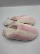 Victoria's Secret Pink Size Large Slippers | True Fashionistas.