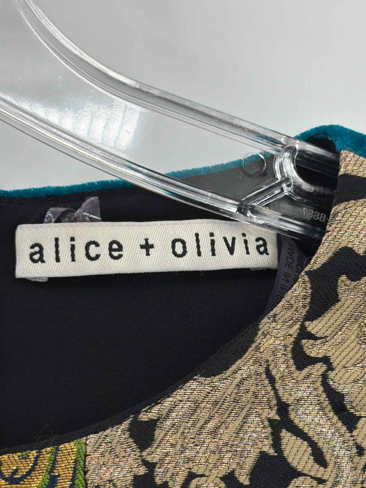 Pre-Owned Alice + Olivia Black Size 4 Short Short Sleeve Dress | True Fashionistas.