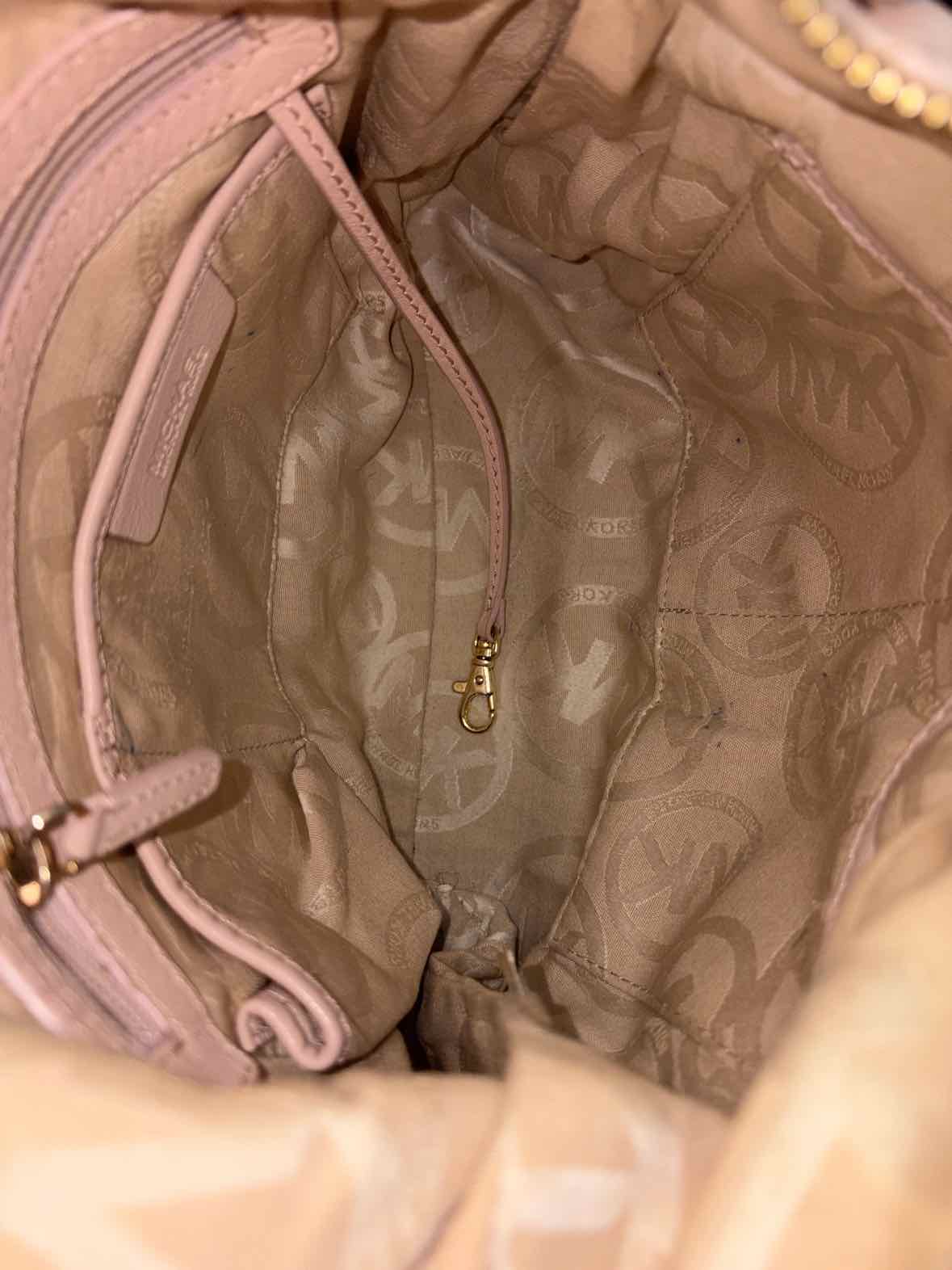 Pre-Owned MICHAEL Michael Kors Pink Shoulder Bag Shoulder Bag | True Fashionistas.