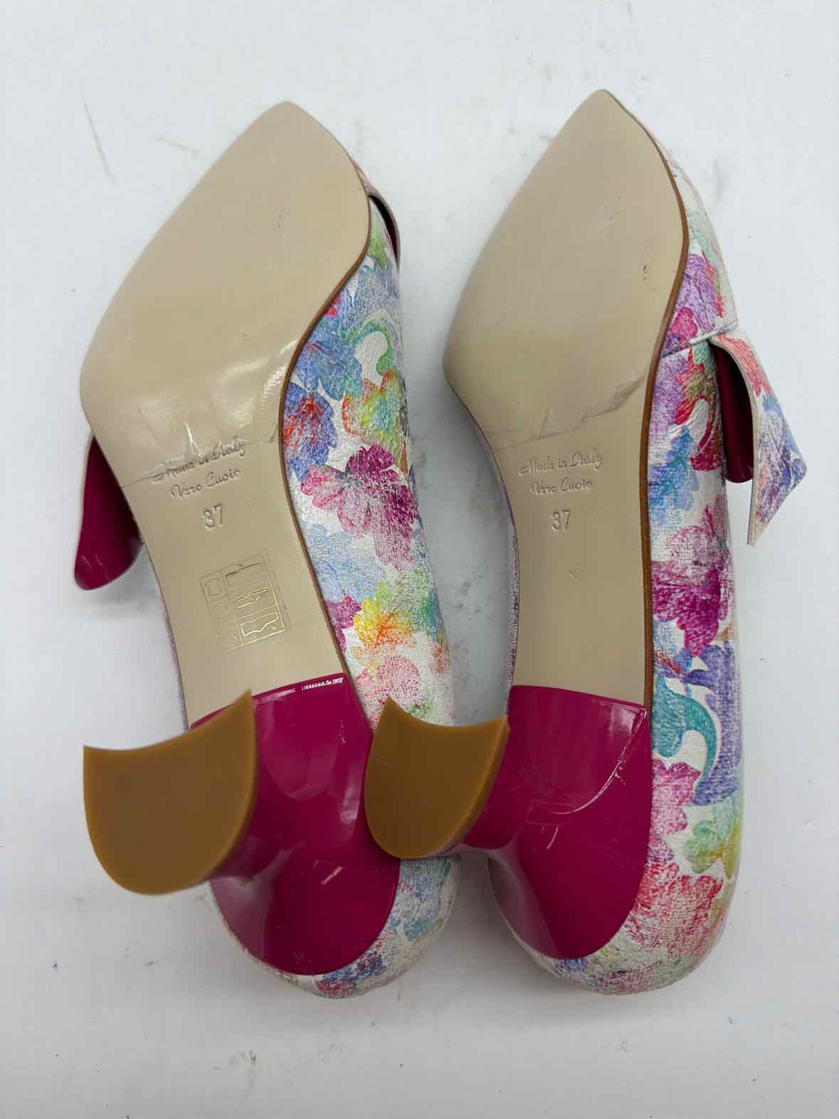 Pre-Owned D. Lacquaniti White Size 37 Pump Heels | True Fashionistas.