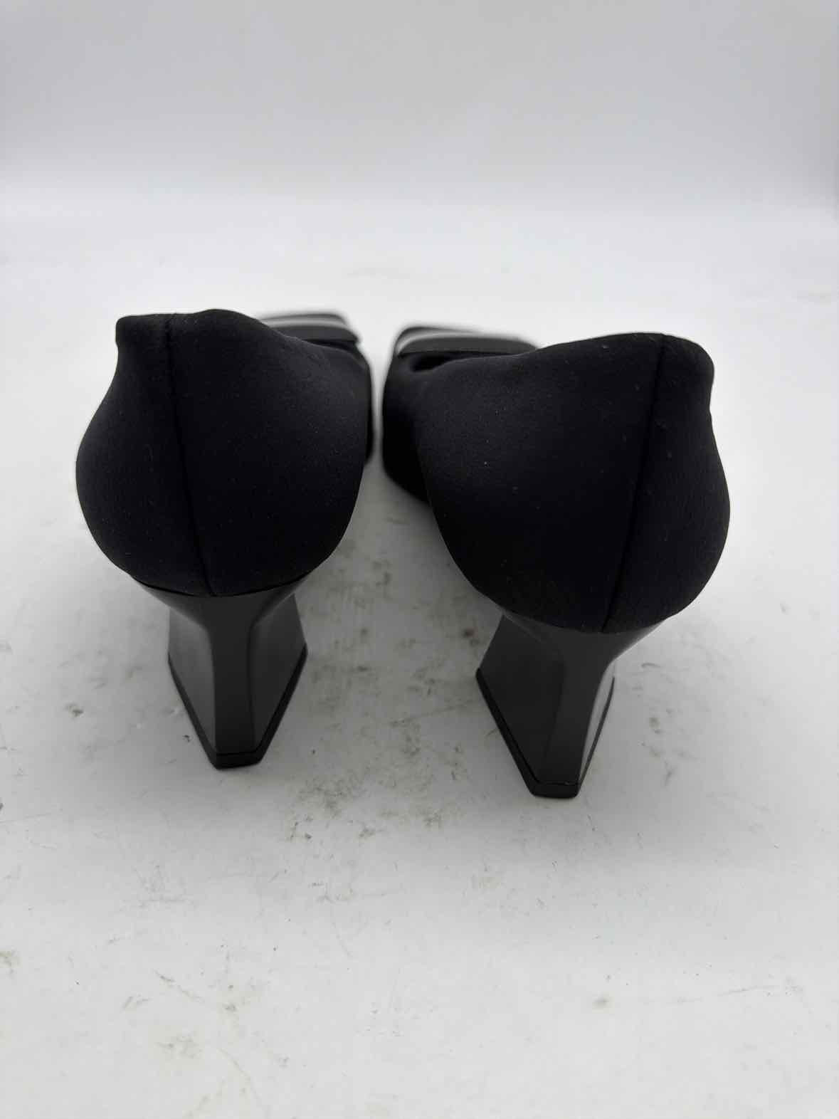 Pre-Owned Prada Black Size 6.5 Pump Heels | True Fashionistas.