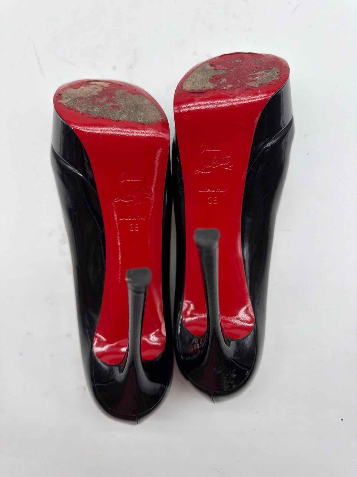 Pre-Owned Christian Louboutin Black Size 9 Patent Leather Stiletto Heels | True Fashionistas.