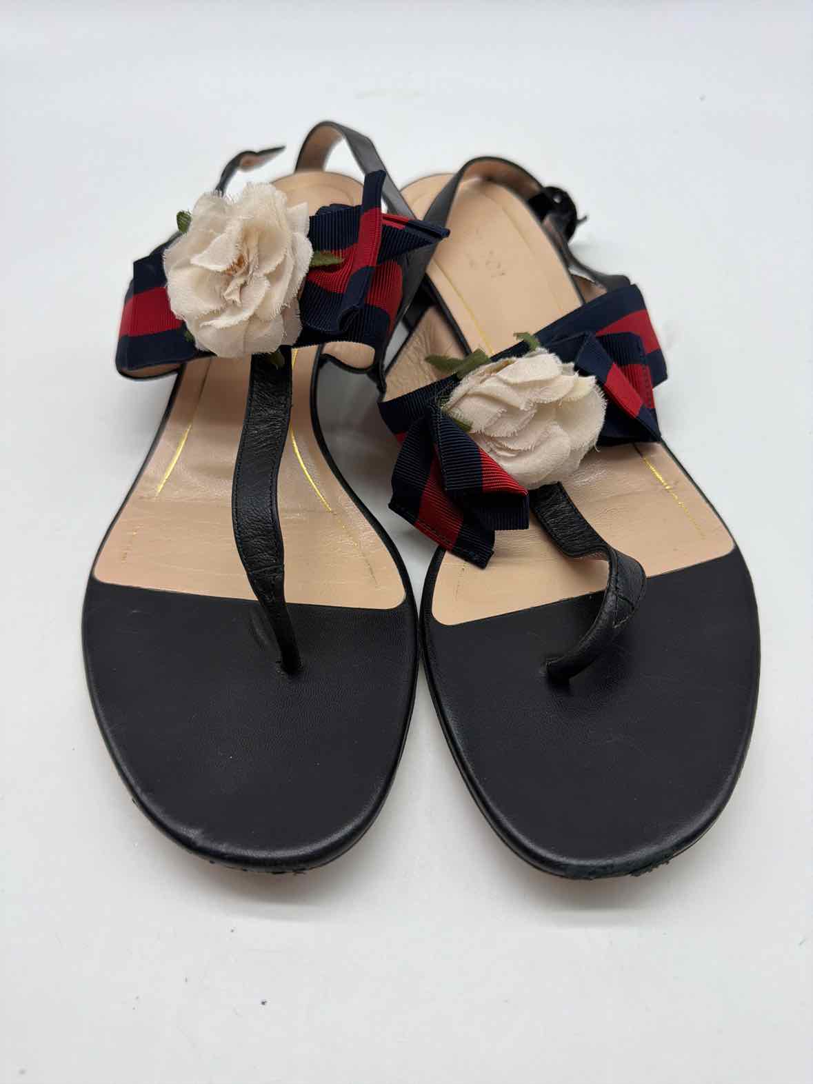 Pre-Owned Gucci Black Size 40 Thong Flats | True Fashionistas.