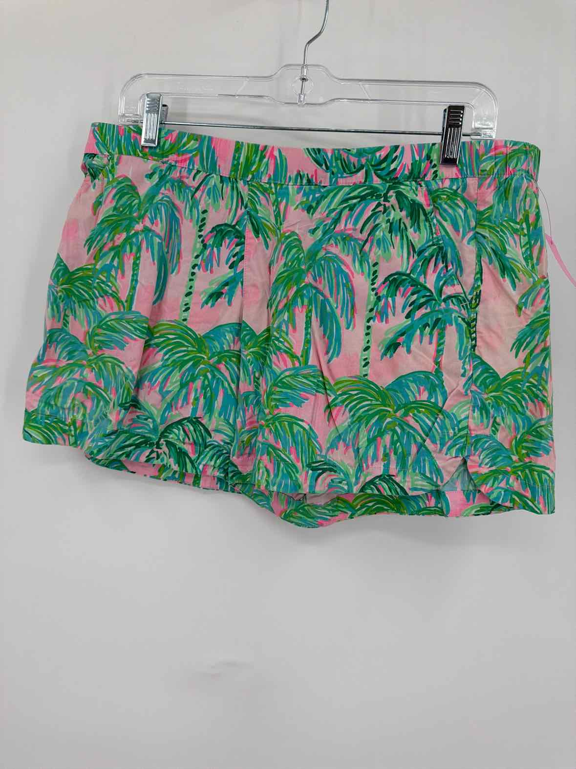 Pre-Owned Lilly Pulitzer Green Size Large Printed Shorts | True Fashionistas.