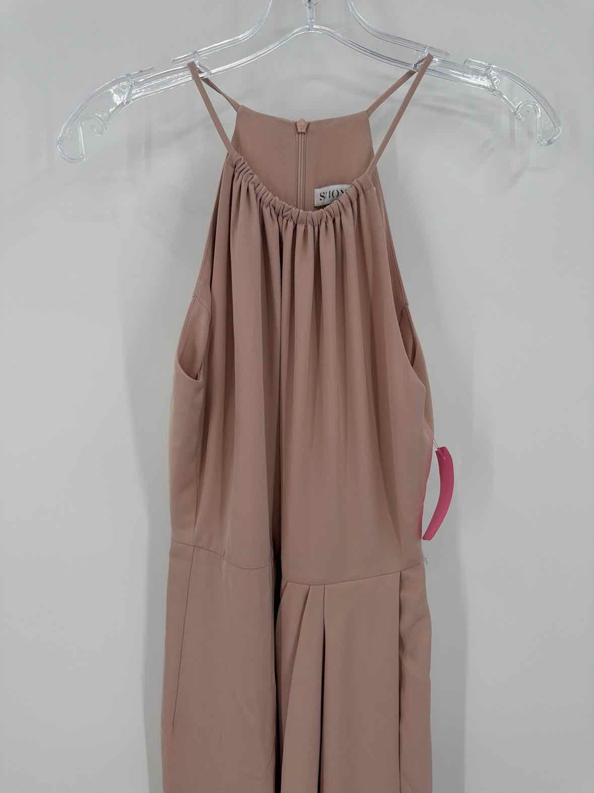Pre-Owned Shona Joy Tan Size 2 Long Sleeveless Dress | True Fashionistas.