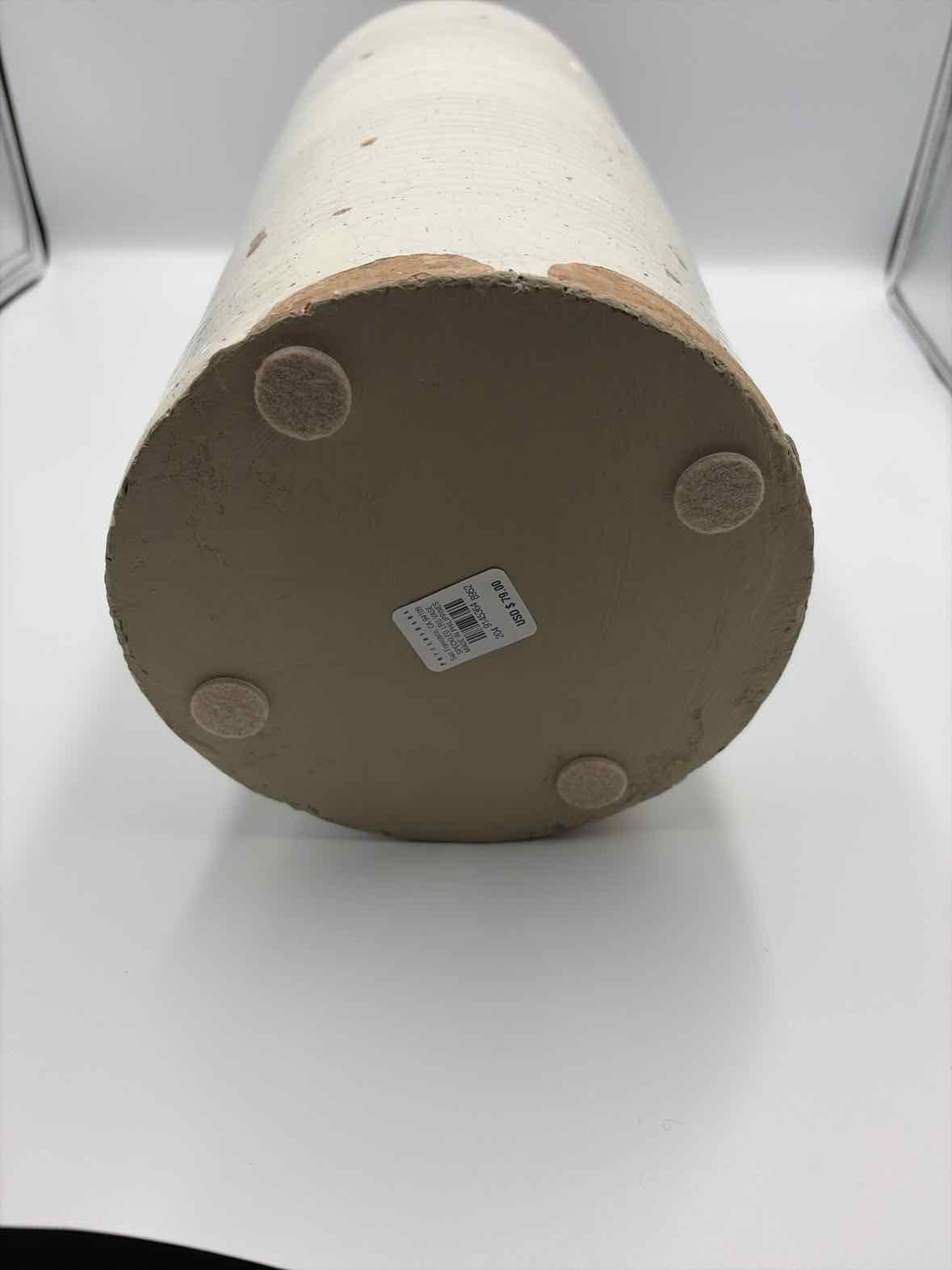 Pottery Barn Cream Vase | True Fashionistas.