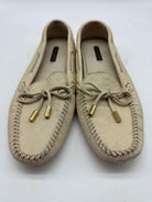 Pre-Owned Louis Vuitton Ivory Size 38.5 drivers Flats | True Fashionistas.