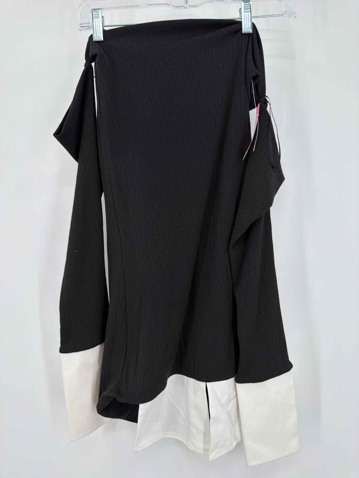Pre-Owned Aaizel Black Size 4 Short Long Sleeve Dress | True Fashionistas.