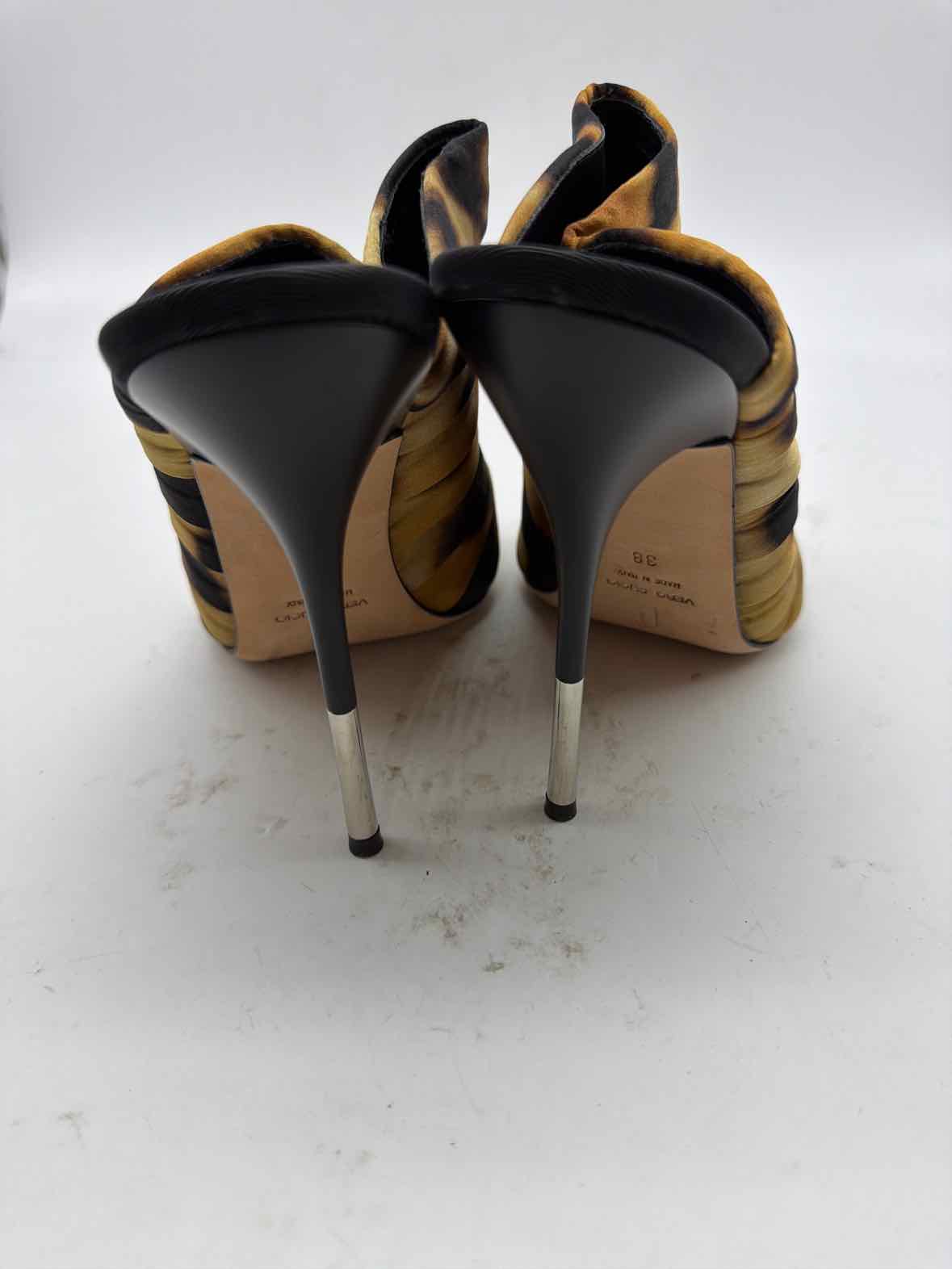 Pre-Owned Giuseppe Zanotti Tan Size 8 Caged Heels | True Fashionistas.