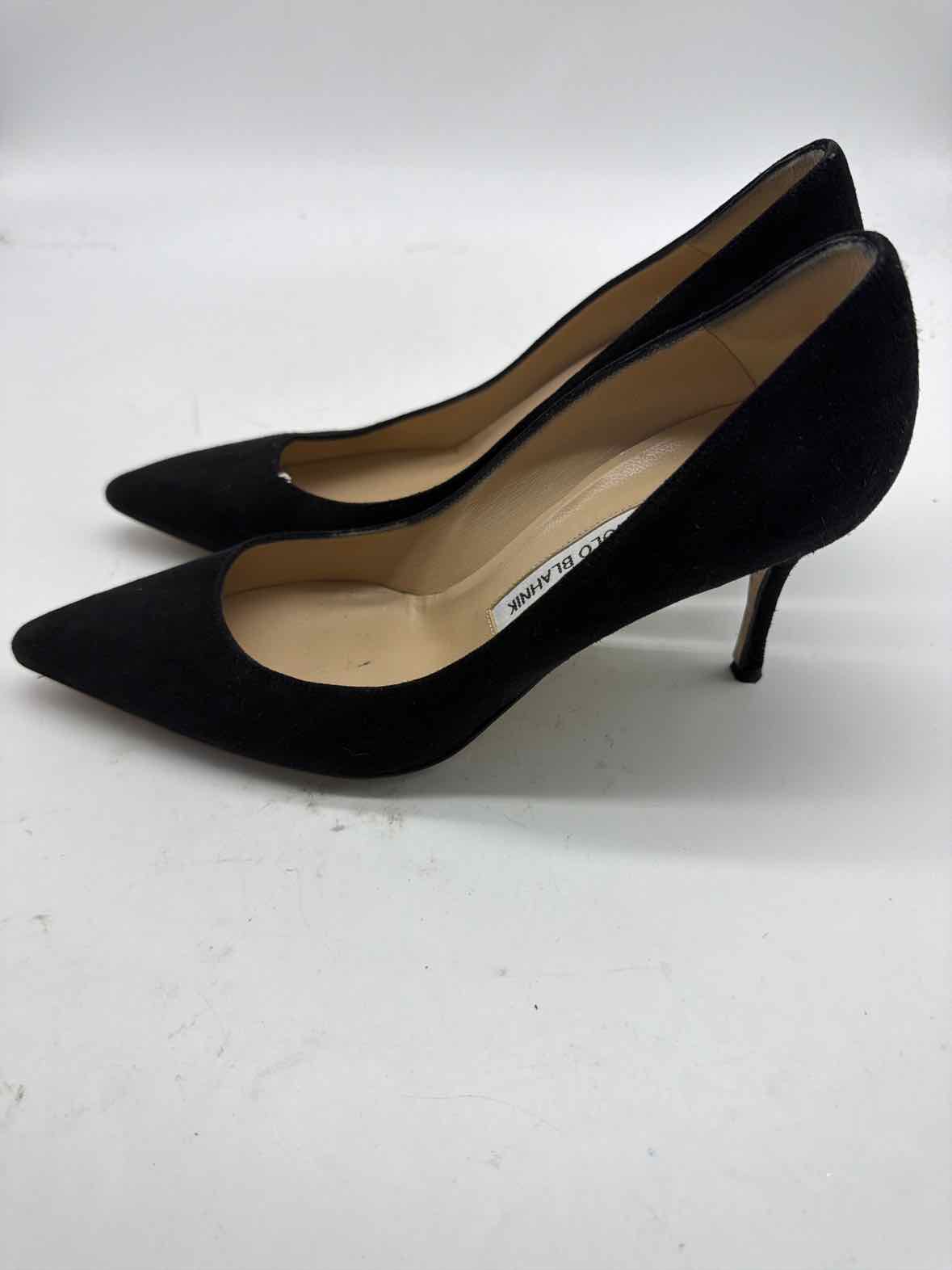Pre-Owned Manolo Blahnik Black Size 8 Pump Heels | True Fashionistas.