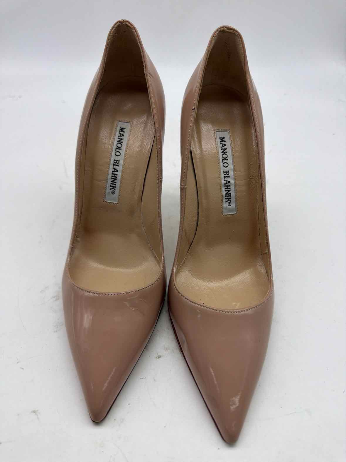 Pre-Owned Manolo Blahnik Tan Size 35.5 Pump Heels | True Fashionistas.