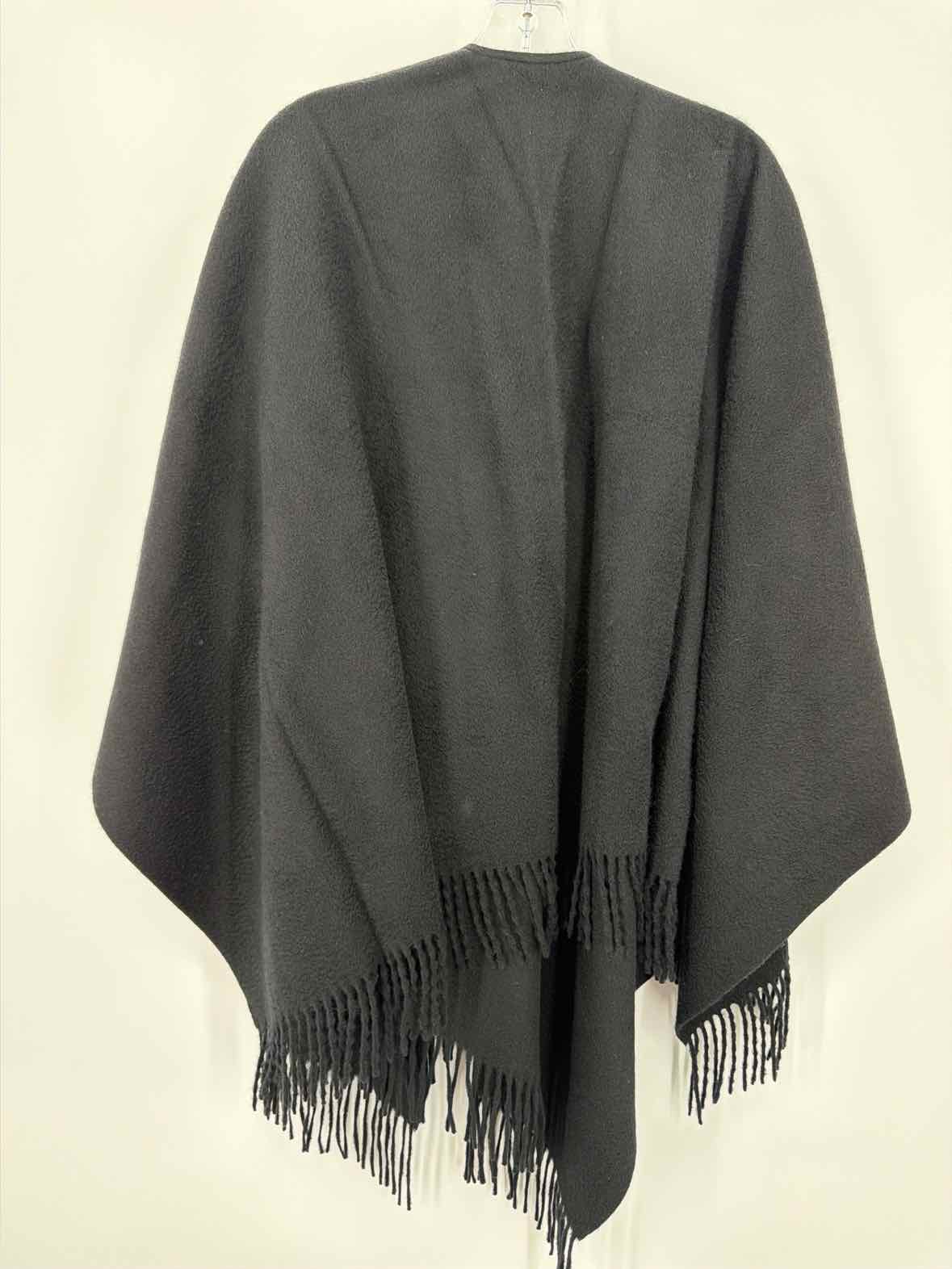 Pre-Owned Brooks Brothers Black Size One Size Cashmere Shawl Sweater | True Fashionistas.