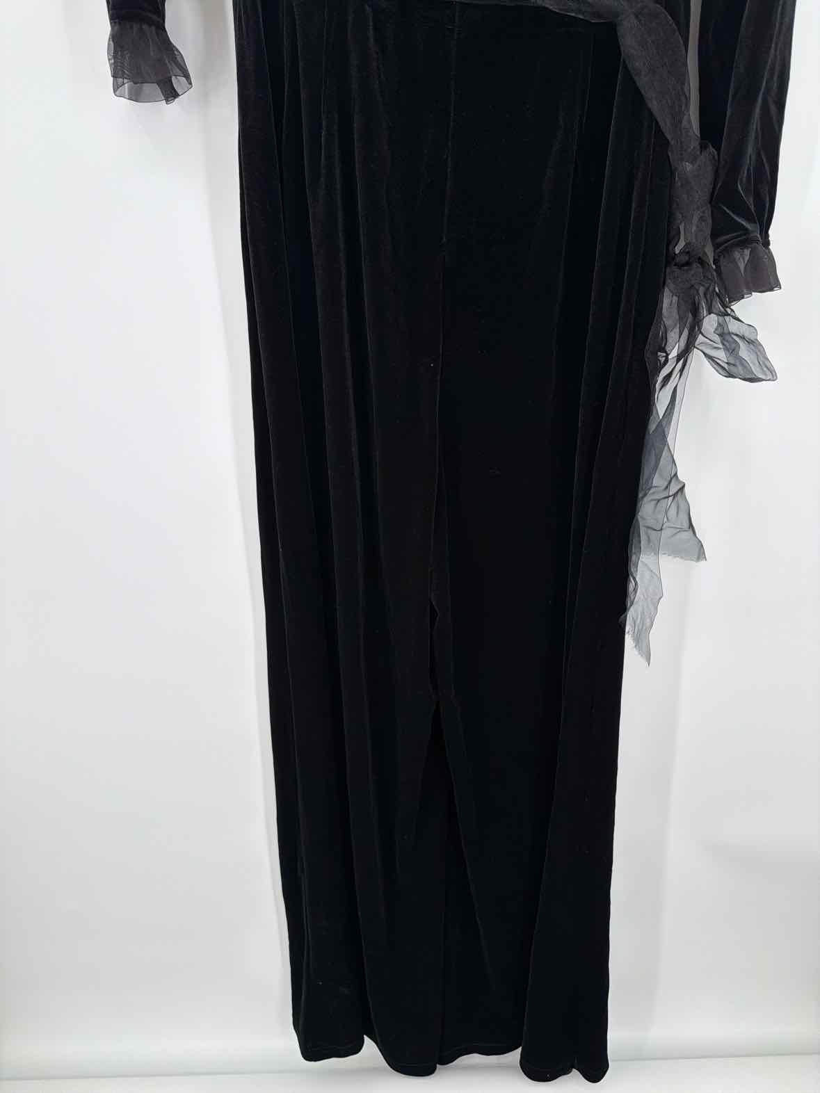 Pre-Owned Sara Campbell Black Size Large Velvet Long Sleeve Jumpsuit | True Fashionistas.