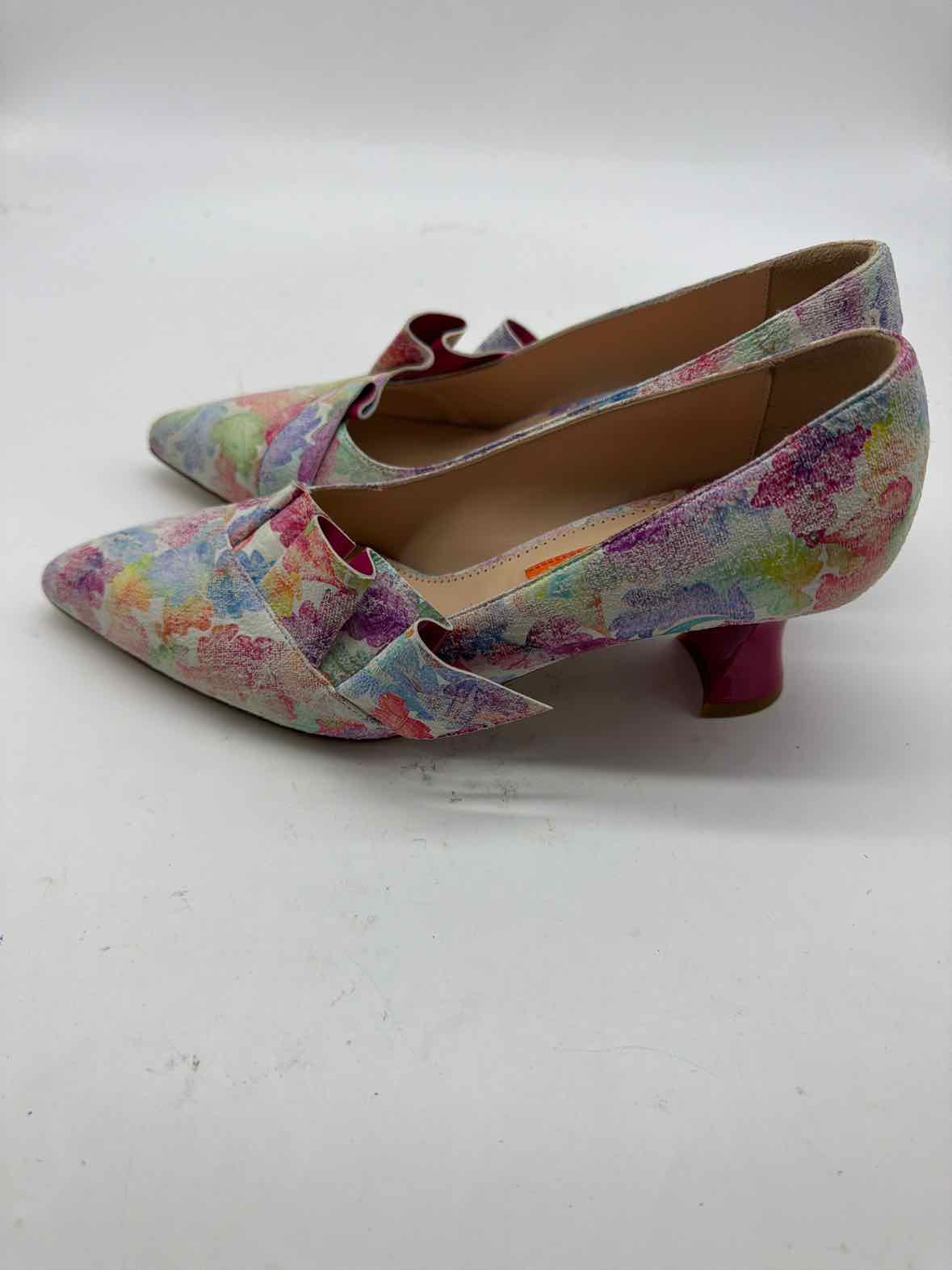 Pre-Owned D. Lacquaniti White Size 37 Pump Heels | True Fashionistas.
