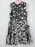 Pre-Owned Carolina Herrera Black Size 14 Short Sleeveless Dress | True Fashionistas.