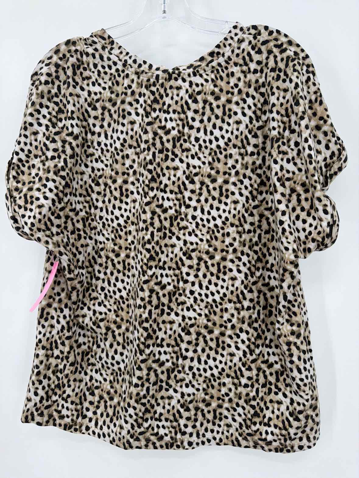 Pre-Owned Tommy Bahama Tan Size Large Leopard T-shirt | True Fashionistas.