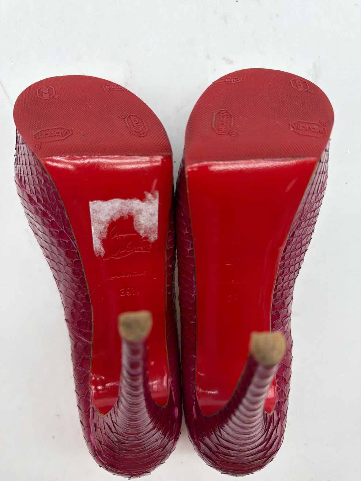 Pre-Owned Christian Louboutin Red Size 9.5 Stiletto Heels | True Fashionistas.