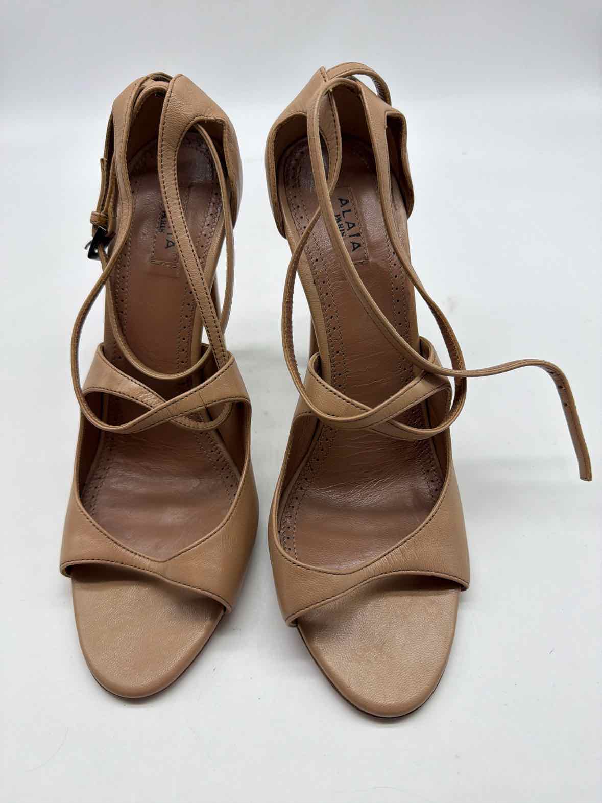 Pre-Owned Alaia Tan Size 38.5 Stiletto Heels | True Fashionistas.