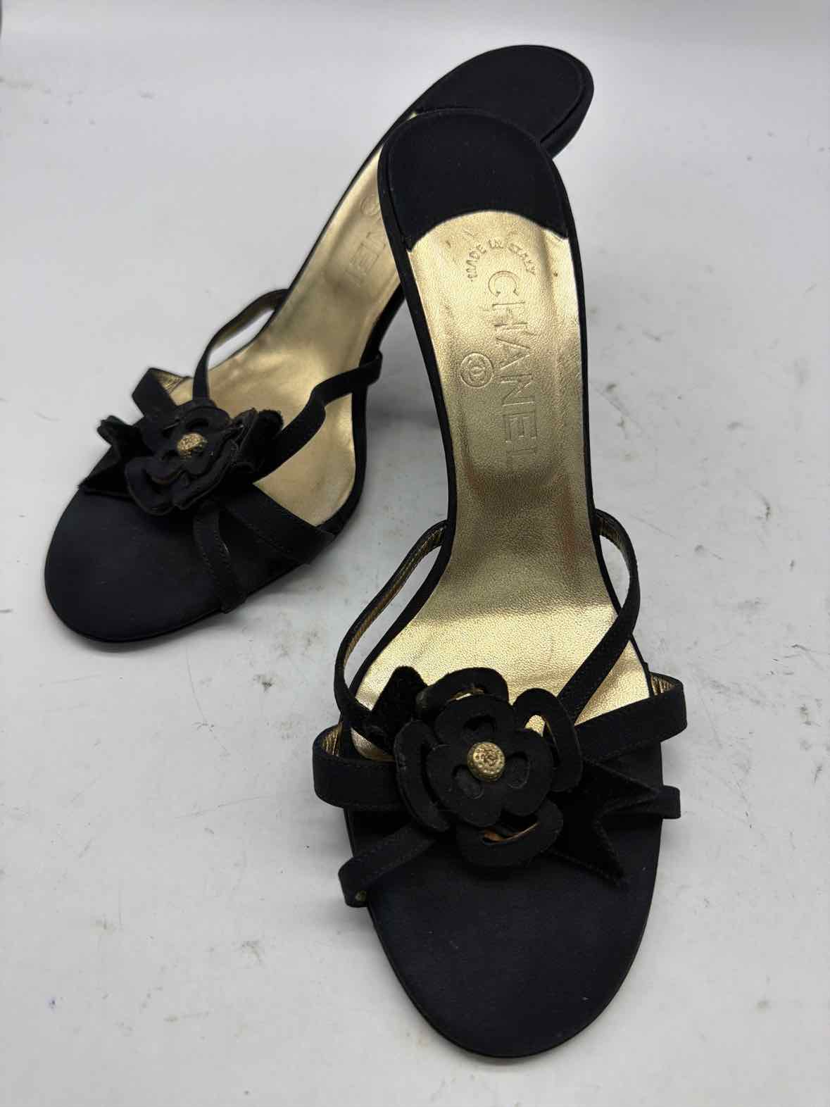 Pre-Owned Chanel Black Size 9.5 Mule Heels | True Fashionistas.