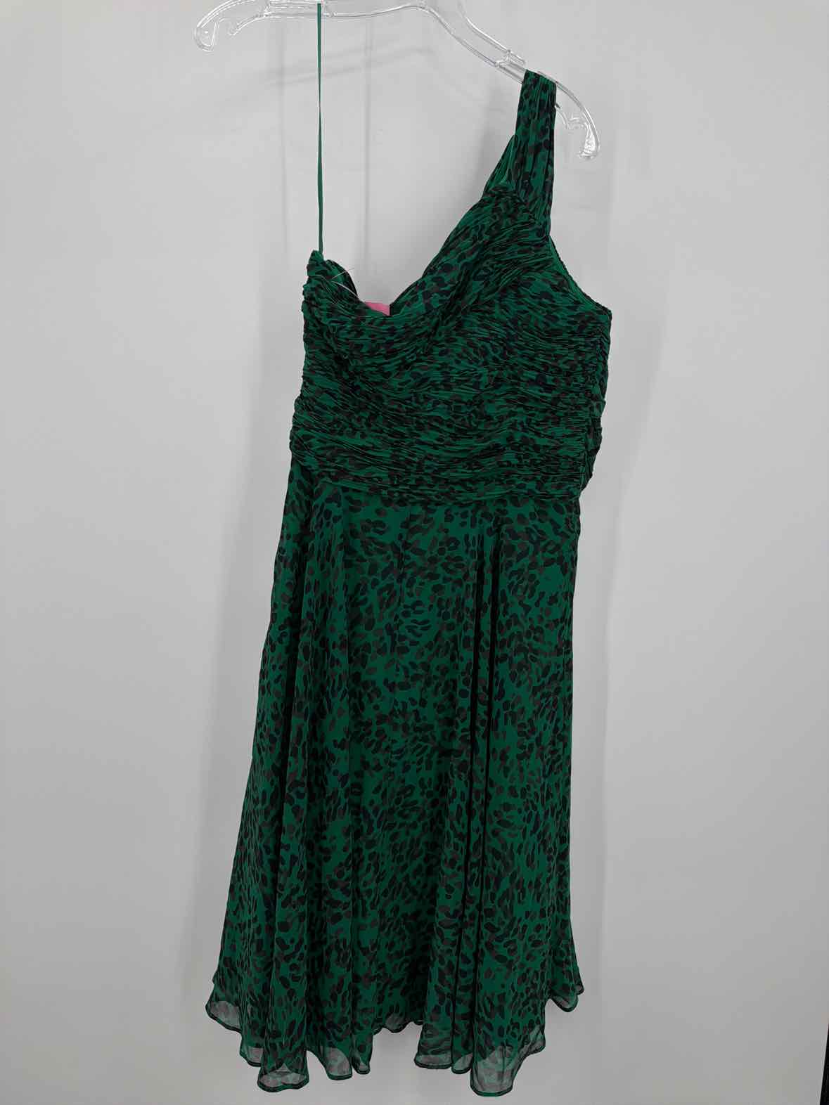 Pre-Owned Halston Green Size 12 Short Sleeveless Dress | True Fashionistas.