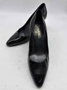 Pre-Owned Chanel Black Size 39 Patent Leather Pump Heels | True Fashionistas.