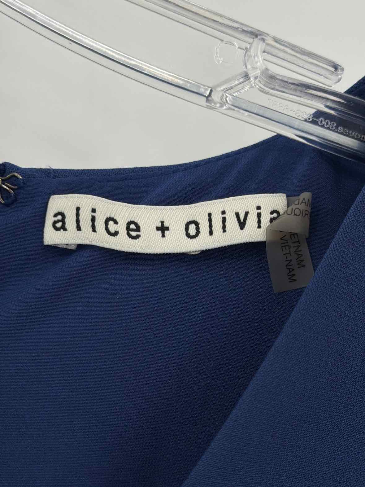 Pre-Owned Alice + Olivia Blue Short Sleeveless Dress | True Fashionistas.