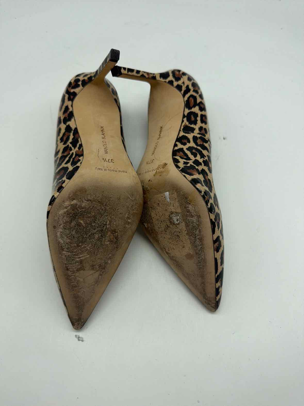 Pre-Owned Manolo Blahnik Tan Size 37.5 Leopard Pump Heels | True Fashionistas.