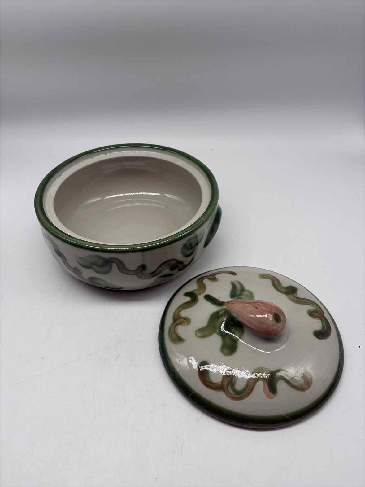 Louisville Stoneware Green & Pink Pot | True Fashionistas.