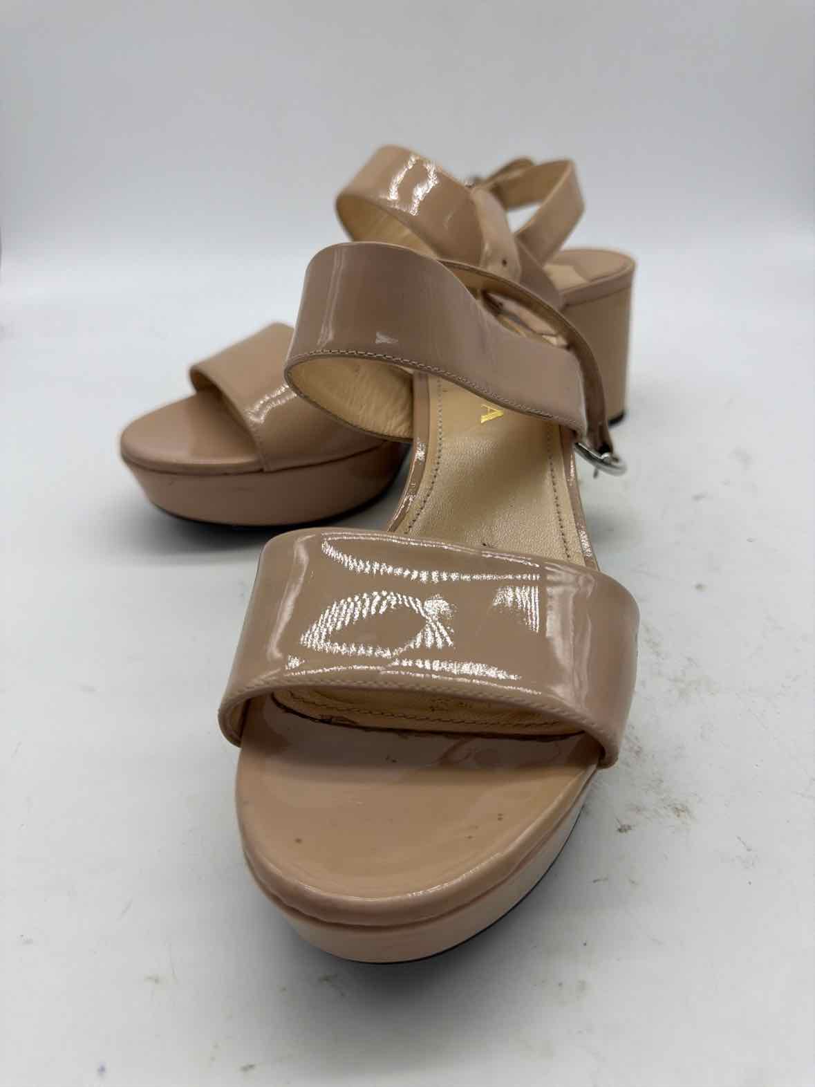 Pre-Owned Prada Tan Size 7 Patent Leather Block Heel Heels | True Fashionistas.